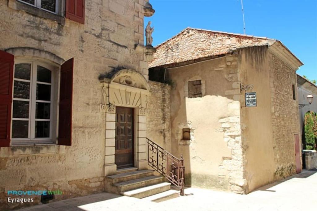 Charmant Appartement 3 Chambres Et Terrasse Eyragues Buitenkant foto