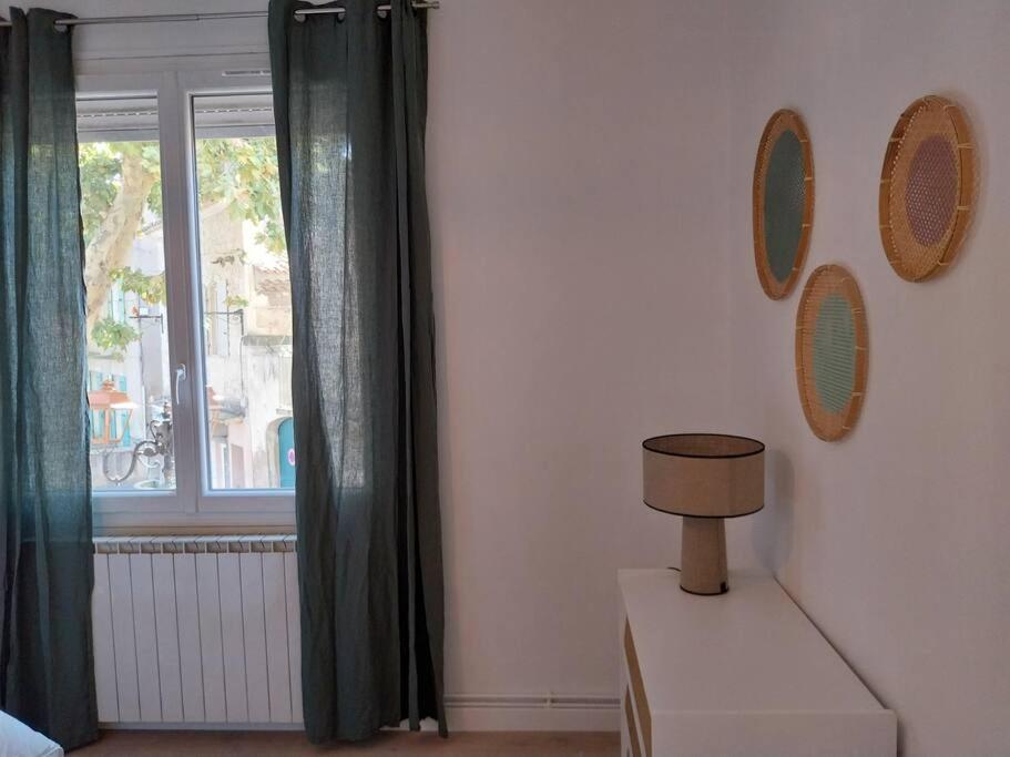 Charmant Appartement 3 Chambres Et Terrasse Eyragues Buitenkant foto